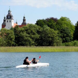 Kajakiem przez jezioro