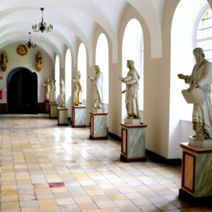 klasztorny krużganek