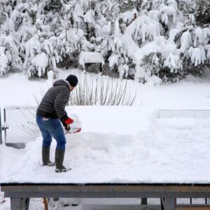 Odśnieżanie dachu