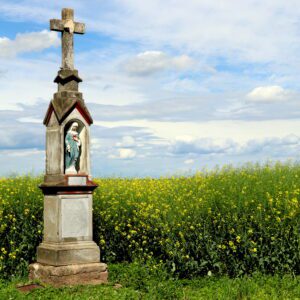 śródpolna kapliczka