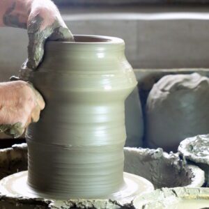 W wytwórni ceramiki