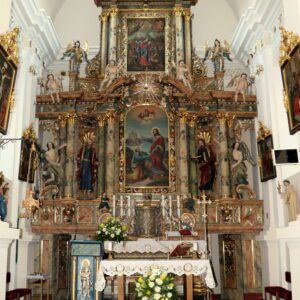 ołtarz w kościele w Tworkowie