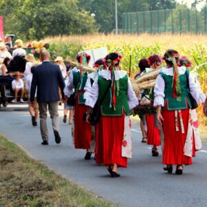 korowód dożynkowy